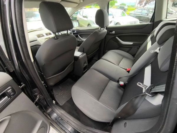 Ford Kuga 2.0tdci 140PS Zetec 359625206