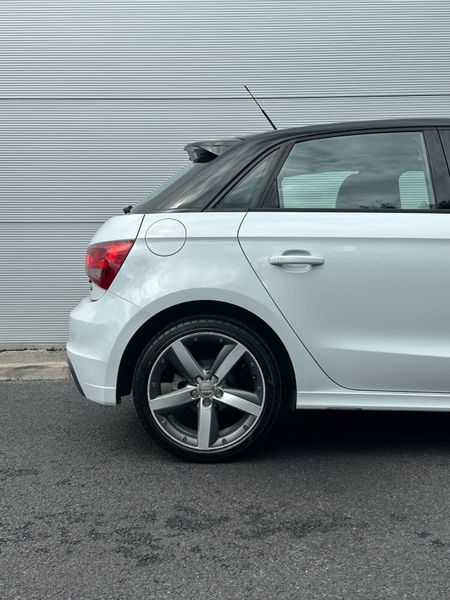 Audi A1 Sline 1.6TDI *LowKMS 359634354