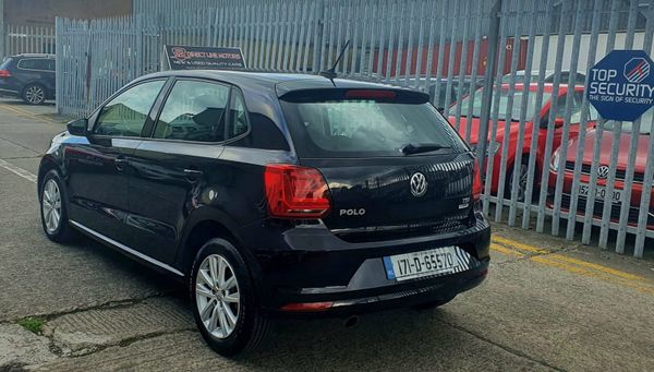 2017 Volkswagen Polo | High Line 359639816