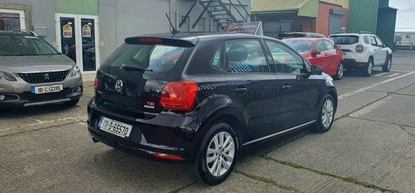 2017 Volkswagen Polo | High Line 359639812