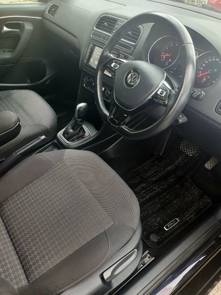 2017 Volkswagen Polo | High Line 359639826