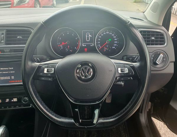 2017 Volkswagen Polo | High Line 359639823