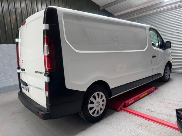 192 RENAULT TRAFFIC  LWB ! 359632286