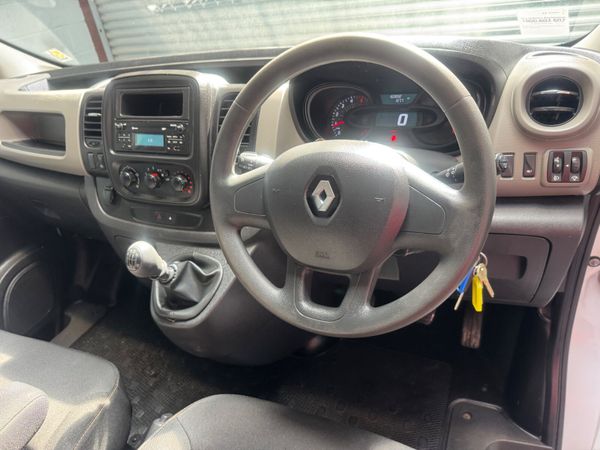 192 RENAULT TRAFFIC  LWB ! 359632338