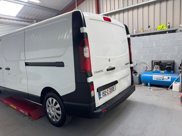 192 RENAULT TRAFFIC  LWB ! 359632340