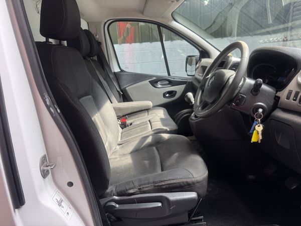 192 RENAULT TRAFFIC  LWB ! 359632351