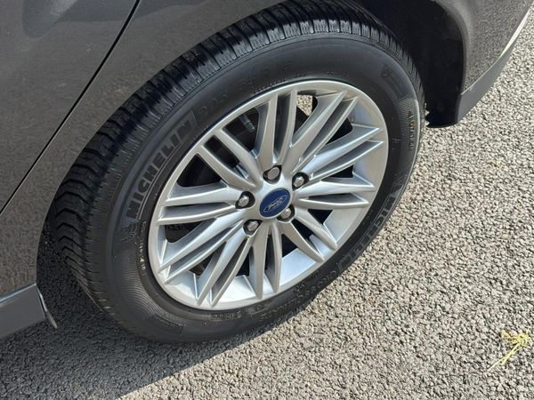 2017 Ford Focus 1.5 TDCI Zetec Edition 359687092
