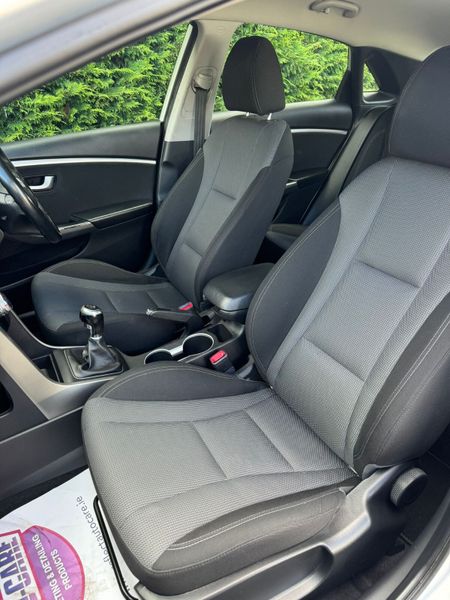 Hyundai i30 DELUXE 2015 NCT 04-26 359696400