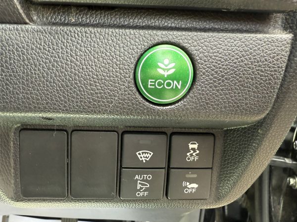 2016 Honda Jazz/Fit 1.5 Hybrid auto Top Specs 359692898