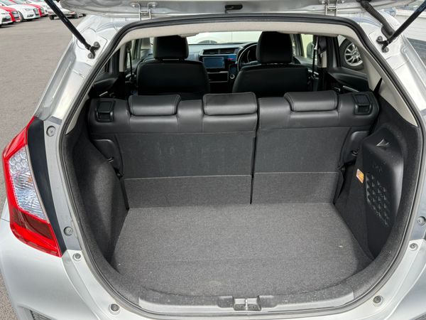 2016 Honda Jazz/Fit 1.5 Hybrid auto Top Specs 359692978