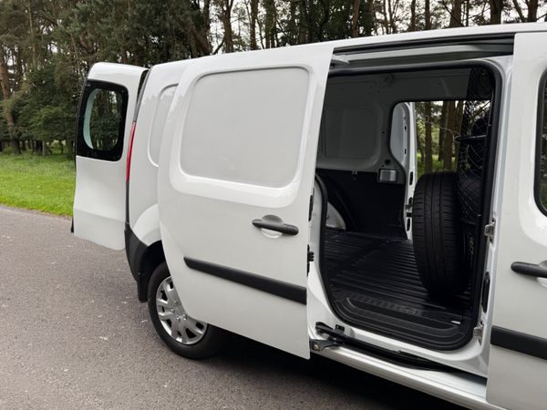 Renault Kangoo 2019 Low KM 359717180