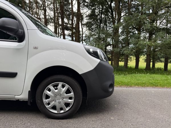 Renault Kangoo 2019 Low KM 359717204