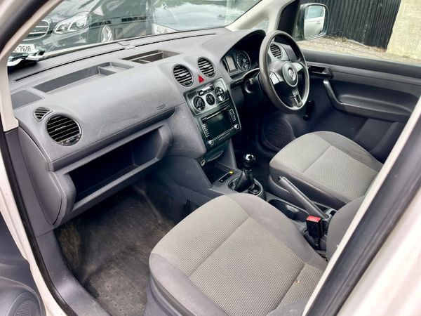 12 VW Caddy (RARE 5 SEATER/NEW DOE) 359720879