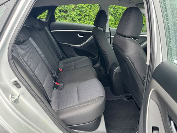 Hyundai i30 DELUXE 2015 NCT 04-26 359738506