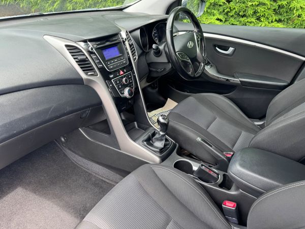Hyundai i30 DELUXE 2015 NCT 04-26 359738502