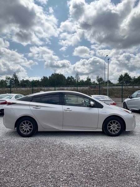 Toyota Prius 1.8 Hybrid 2018 359730731