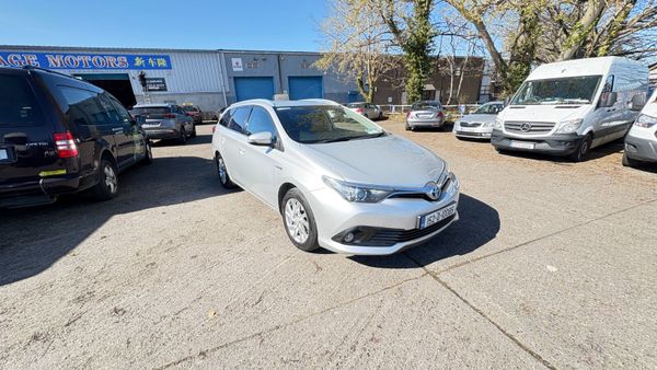 2015 Toyota Auris Hybrid 1.8 359745386
