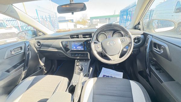 2015 Toyota Auris Hybrid 1.8 359745387