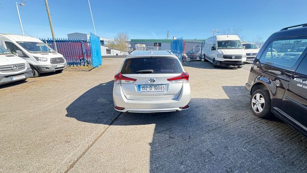 2015 Toyota Auris Hybrid 1.8 359745381