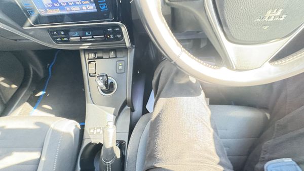 2015 Toyota Auris Hybrid 1.8 359745394