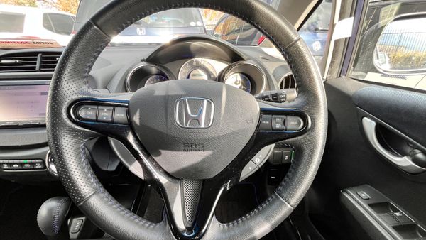Honda Shuttle 1.3 Hybrid 2014 359747313
