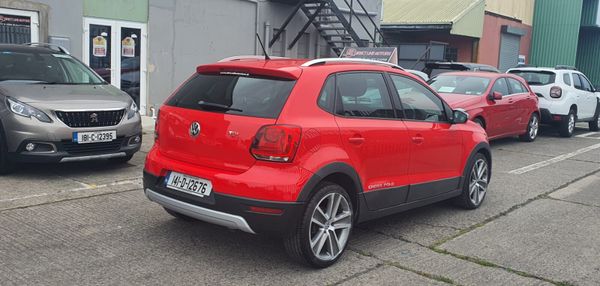 2014 Volkswagen Polo Cross (Good low milage) 359846854
