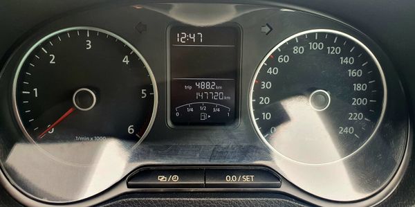 2014 Volkswagen Polo Cross (Good low milage) 359846857