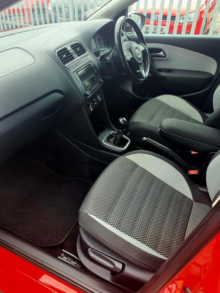 2014 Volkswagen Polo Cross (Good low milage) 359846865