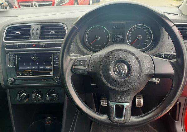 2014 Volkswagen Polo Cross (Good low milage) 359846863