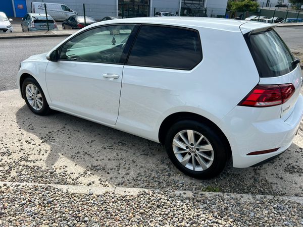 Volkswagon Golf van 359843506