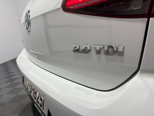 17 Volkswagen Golf Highline 2.0 TDi 150 Bhp 359866488