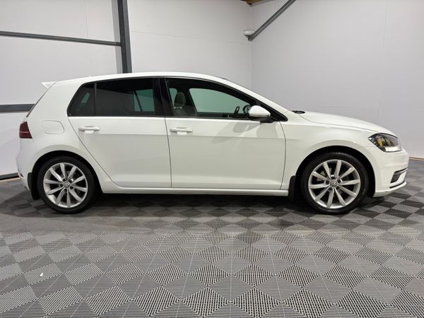 17 Volkswagen Golf Highline 2.0 TDi 150 Bhp 359866480
