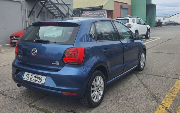 2017 Volkswagen Polo 359868140