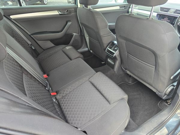 212 SKODA SUPERB EST COMBI 2.0 TDI AUTO 359868500