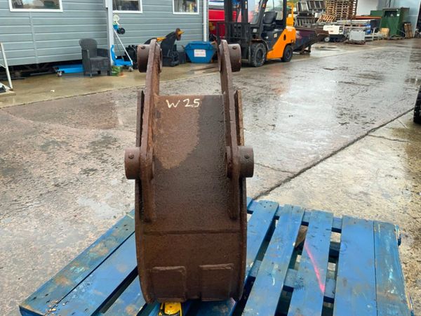 12" DIGGING BUCKET......45mm PINS........199w. 359889160