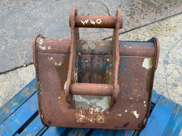 24" DIGGING BUCKET....50mm PINS......197w. 359889179