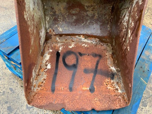 24" DIGGING BUCKET....50mm PINS......197w. 359889181