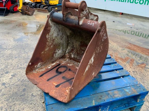 24" DIGGING BUCKET....50mm PINS......197w. 359889182