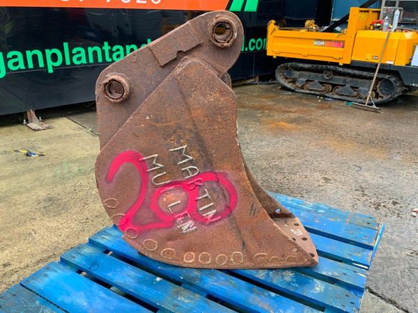 12" JCB DIGGING BUCKET..........45m PINS......200w 359889237