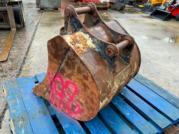 24" JCB DIGGING BUCKET......45mm PINS.......198w. 359889246