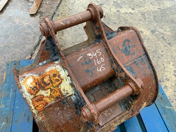 24" JCB DIGGING BUCKET......45mm PINS.......198w. 359889248