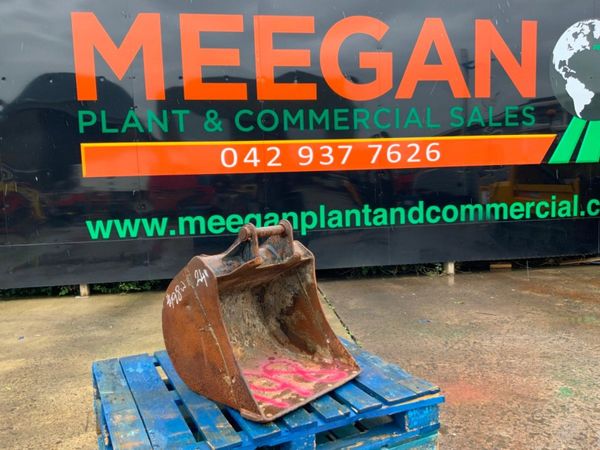 24" JCB DIGGING BUCKET......45mm PINS.......198w. 359889242