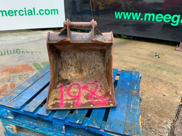 24" JCB DIGGING BUCKET......45mm PINS.......198w. 359889253