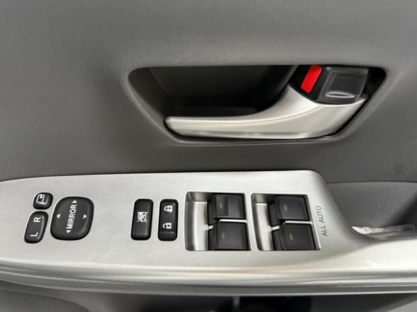 2013 Toyota Prius Plus/alpha 1.8Hybrid auto 7Seats 359896287
