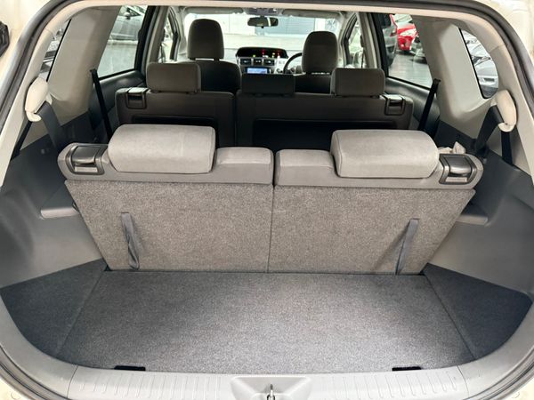 2013 Toyota Prius Plus/alpha 1.8Hybrid auto 7Seats 359896293