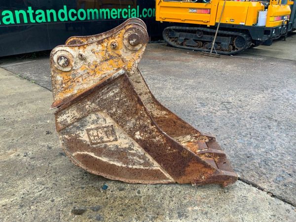 24" CATERPILLAR BUCKET........65mm PINS......187w. 359929437