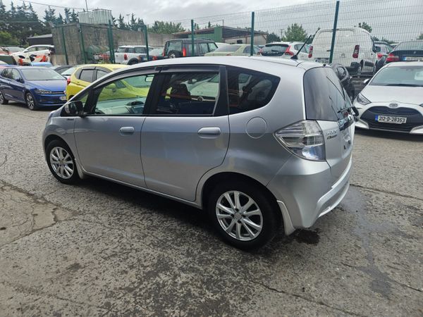 2012 Honda Fit Hybrid Automatic 359944734