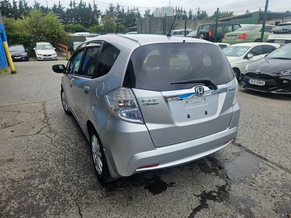 2012 Honda Fit Hybrid Automatic 359944737