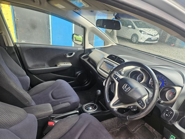2012 Honda Fit Hybrid Automatic 359944741