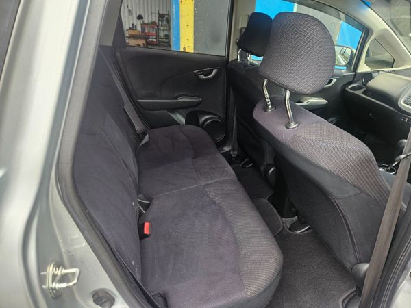 2012 Honda Fit Hybrid Automatic 359944743